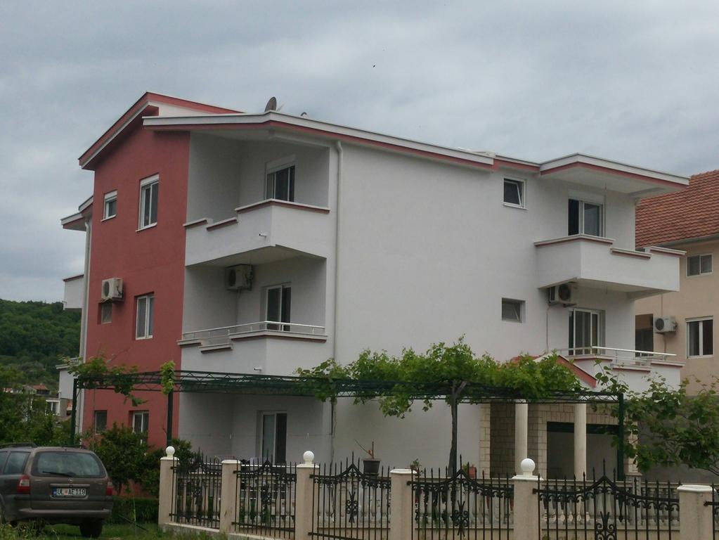 Apartments Ela Ulcinj Exterior foto